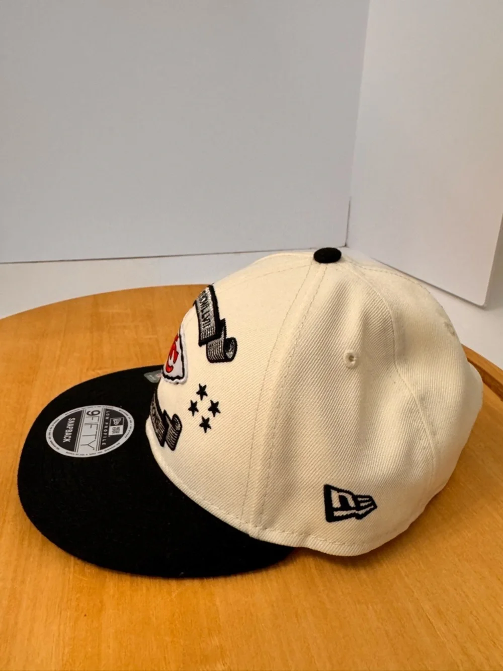 New Era Kansas City Chiefs Super Bowl Champions Snapback Hat - Cream & Black